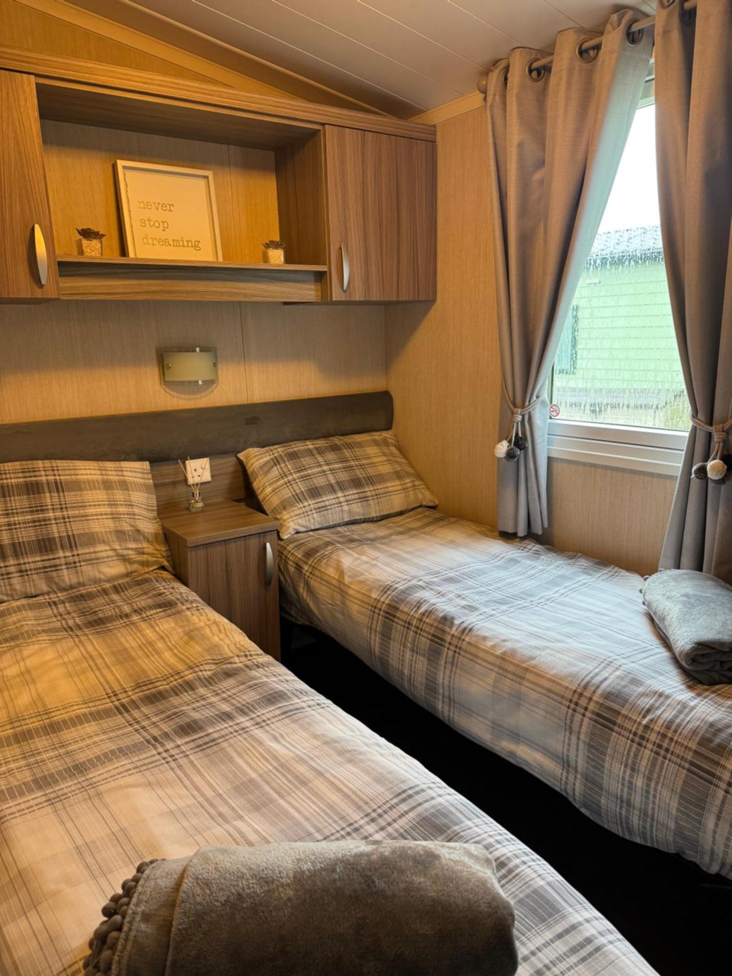 Silver Birch Retreat - Percy Woods Country Retreat With 18 Hole Free Golf Alnwick Dış mekan fotoğraf